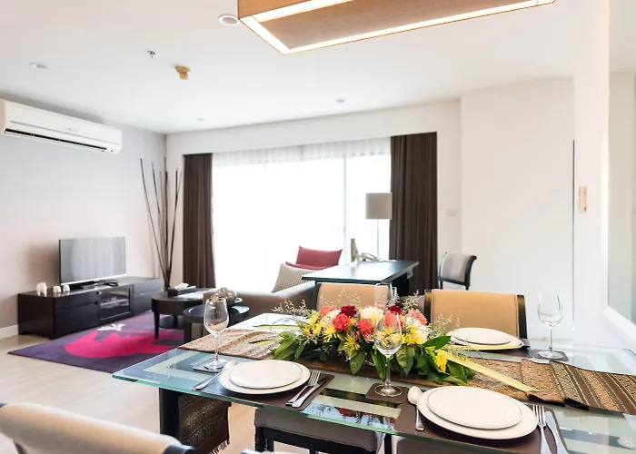 Somerset Park Suanplu Apartment