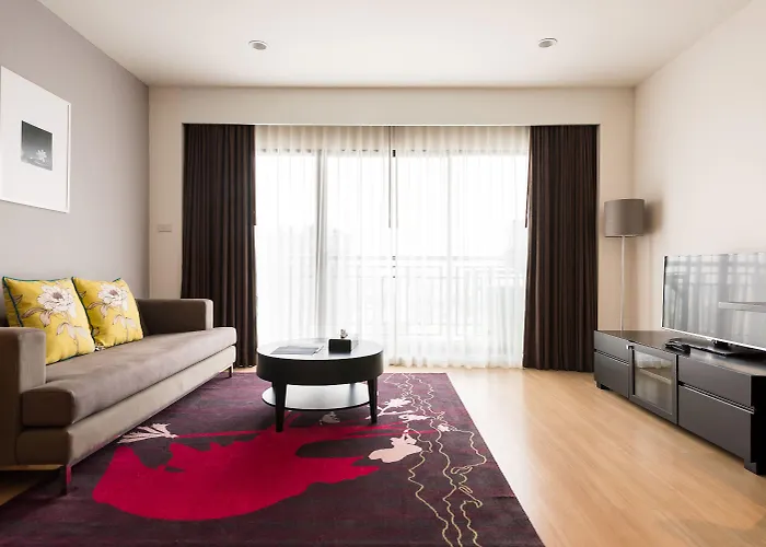 Somerset Park Suanplu Apartment *