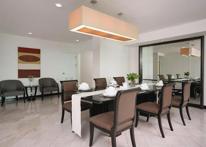 Somerset Park Suanplu Apartment